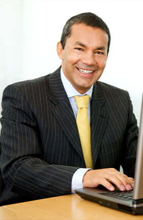 Especialista Alejandro Fuentes
